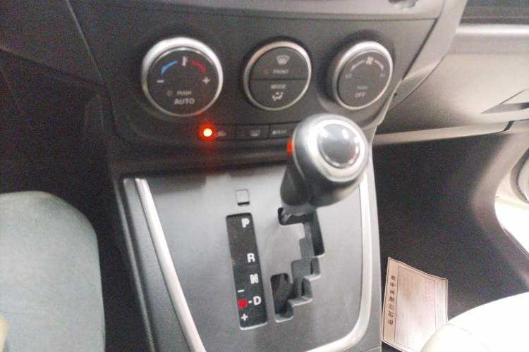 Used Mazda 5 2013 2.0L Automatic Luxury Edition Gear Lever