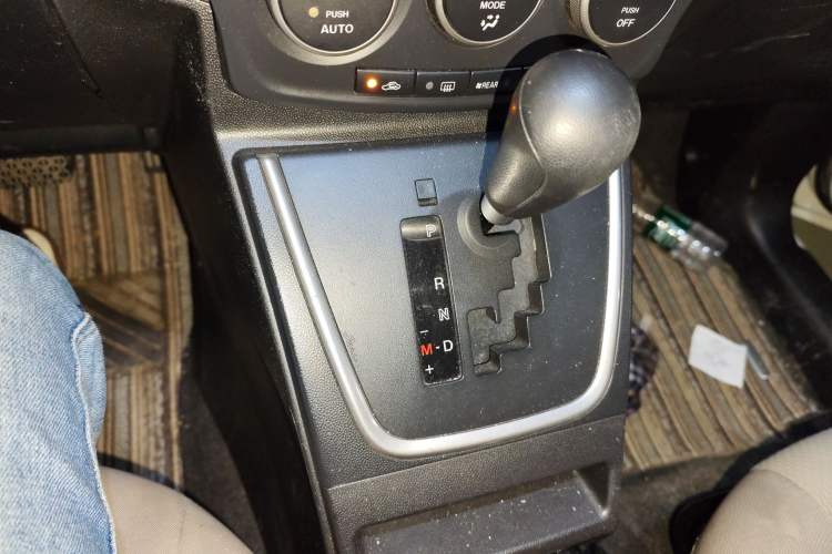 Used Mazda 5 2013 2.0L Automatic Comfort Edition Gear Lever