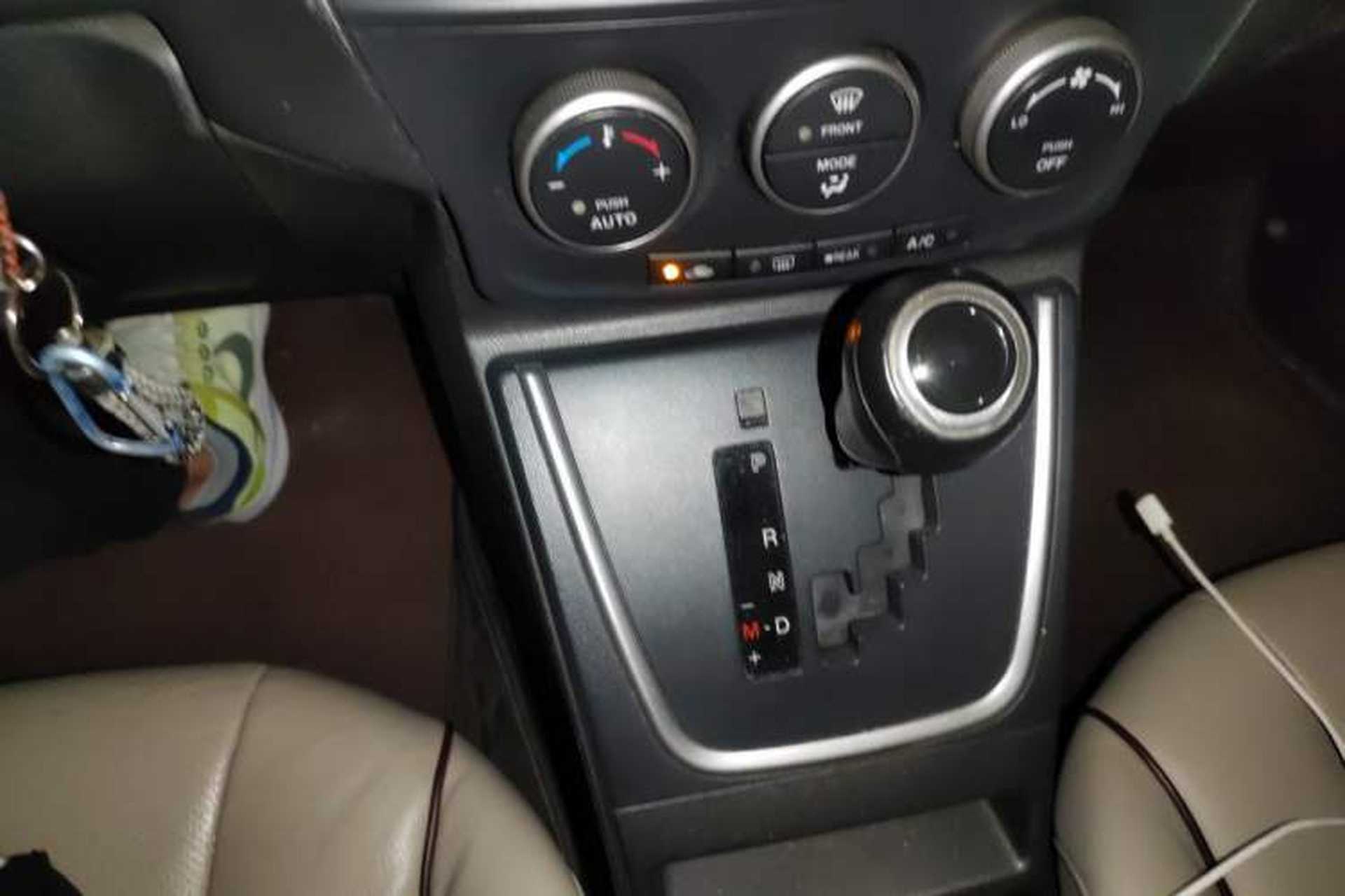 Used Mazda 5 2013 2.0L Automatic Luxury Edition Gear Lever