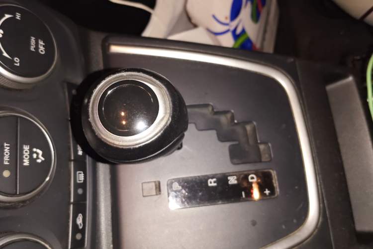 Used Mazda 5 2013 2.0L Automatic Luxury Edition Gear Lever