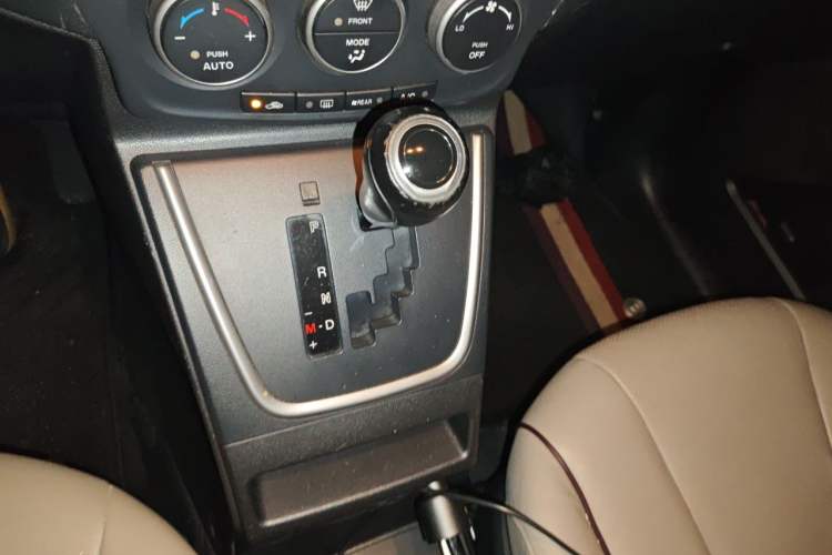 Used Mazda 5 2013 2.0L Automatic Luxury Edition Gear Lever