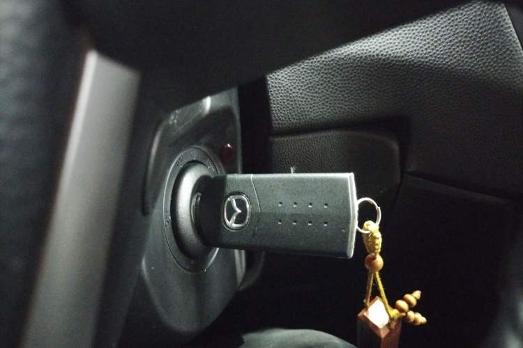 Used Mazda 5 2013 2.0L Automatic Luxury Edition Interior 1