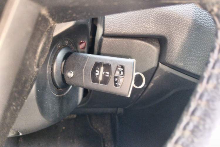 Used Mazda 5 2013 2.0L Automatic Luxury Edition Interior 1