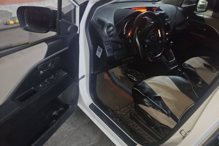 Used Mazda 5 2013 2.0L Automatic Comfort Edition Interior 3