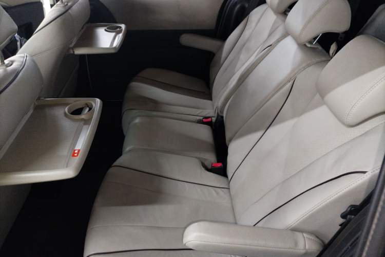 Used Mazda 5 2013 2.0L Automatic Luxury Edition Interior 4