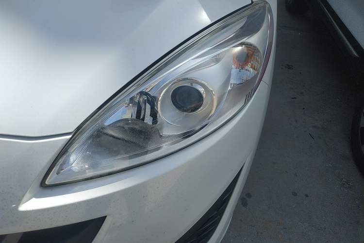 Used Mazda 5 2013 2.0L Automatic Luxury Edition Left Front Headlight