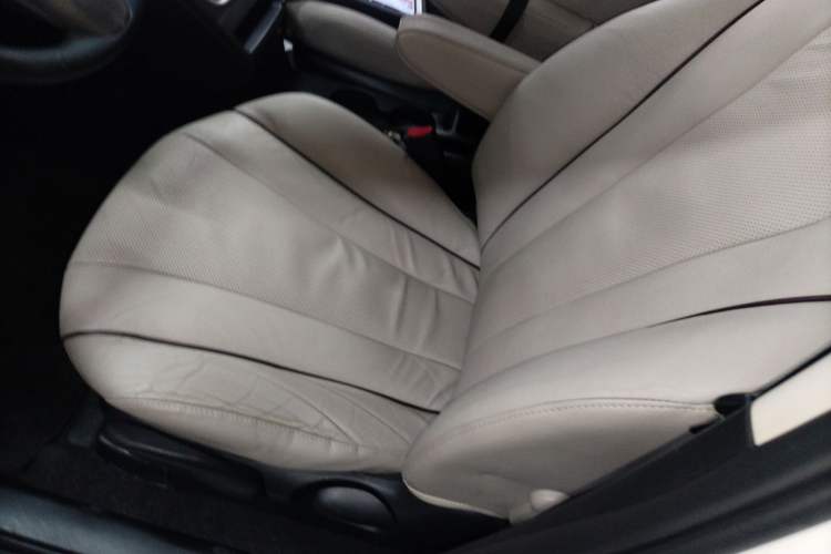 Used Mazda 5 2013 2.0L Automatic Luxury Edition Left Front Seat
