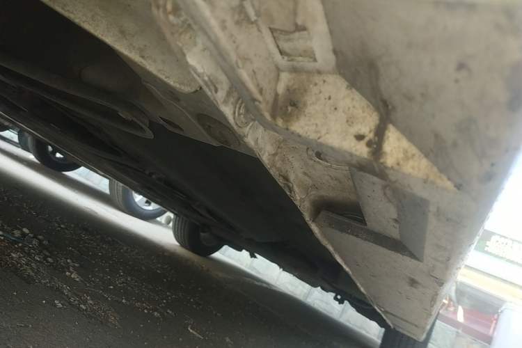 Used Mazda 5 2013 2.0L Automatic Luxury Edition Left Side Sill
