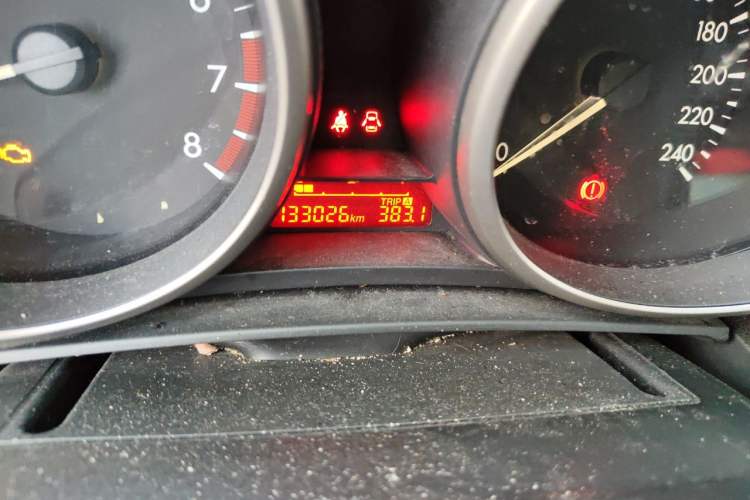 Used Mazda 5 2013 2.0L Automatic Comfort Edition Odometer Close Up