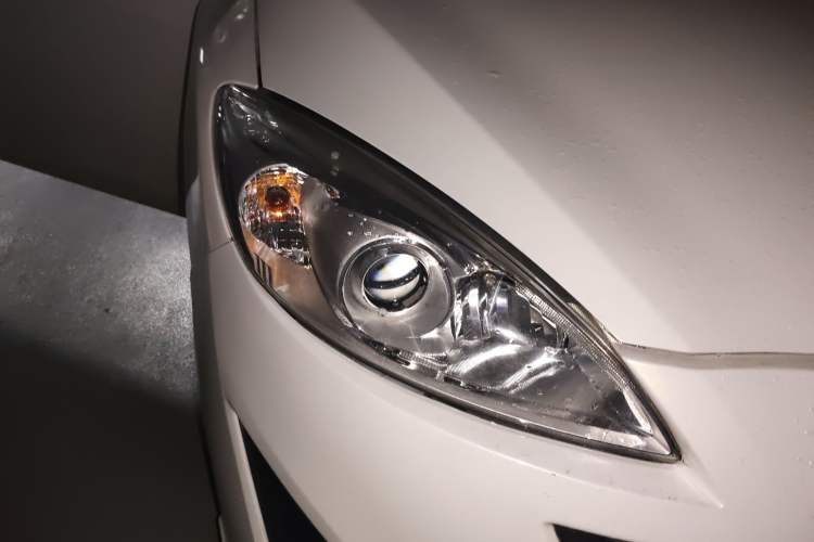 Used Mazda 5 2013 2.0L Automatic Luxury Edition Right Front Headlight