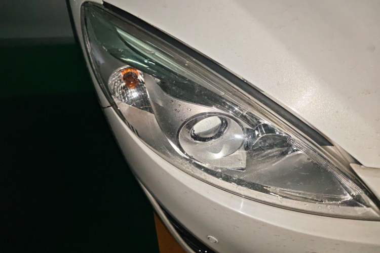 Used Mazda 5 2013 2.0L Automatic Luxury Edition Right Front Headlight