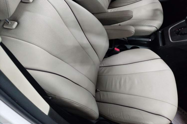 Used Mazda 5 2013 2.0L Automatic Luxury Edition Right Front Seat