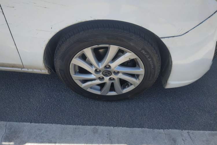 Used Mazda 5 2013 2.0L Automatic Comfort Edition Right Front Wheel Hub