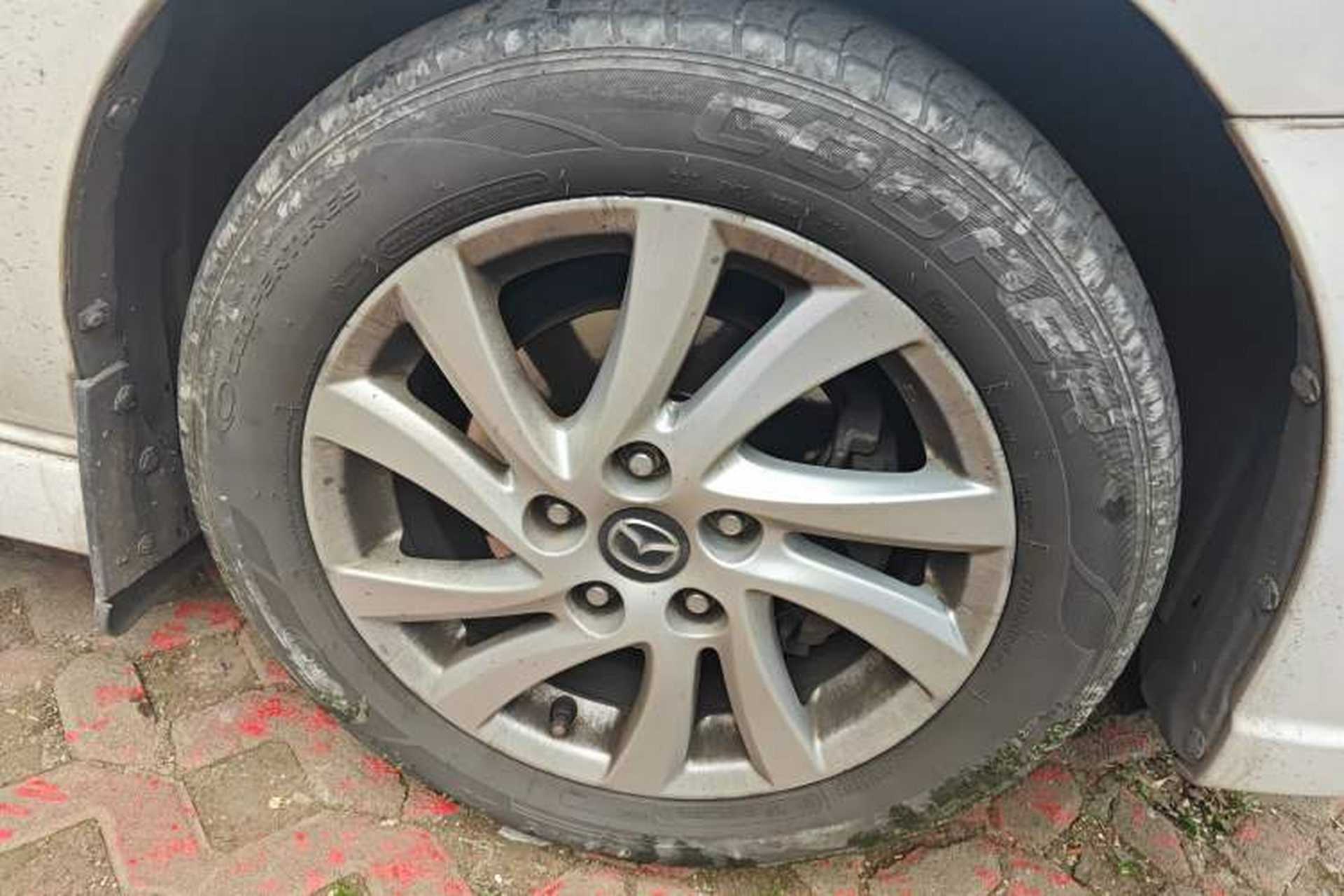 Used Mazda 5 2013 2.0L Automatic Luxury Edition Right Front Wheel Hub