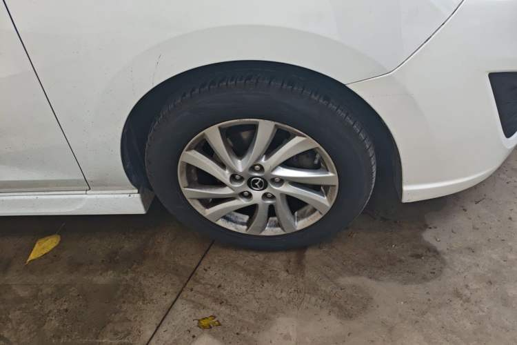 Used Mazda 5 2013 2.0L Automatic Luxury Edition Right Front Wheel Hub