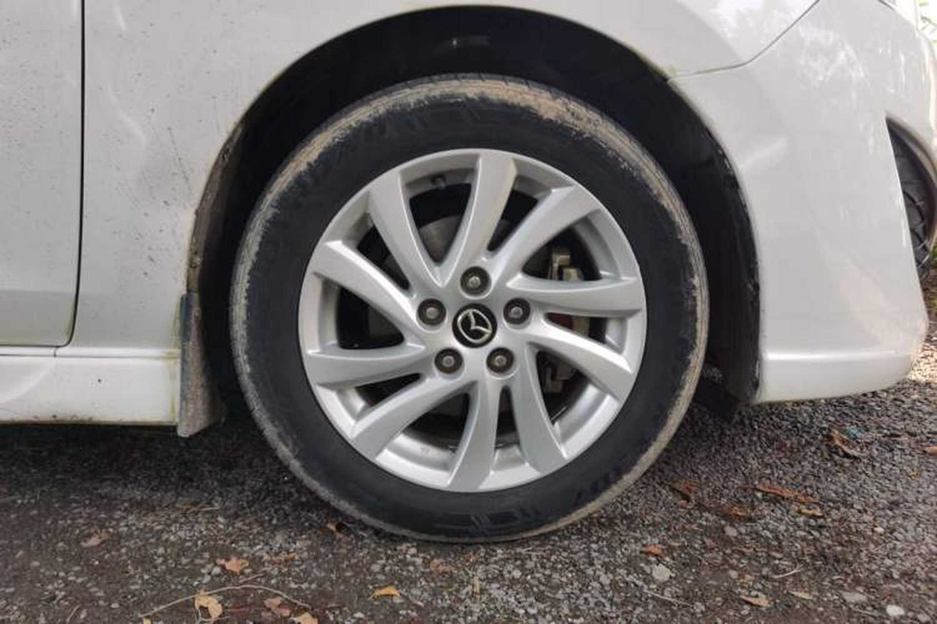 Used Mazda 5 2013 2.0L Automatic Luxury Edition Right Front Wheel Hub