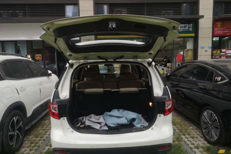 Used Mazda 5 2013 2.0L Automatic Comfort Edition Trunk