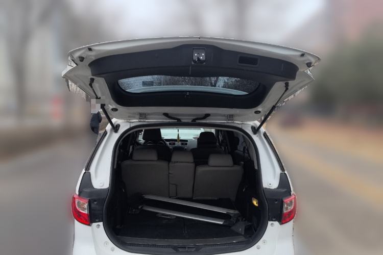 Used Mazda 5 2013 2.0L Automatic Luxury Edition Trunk