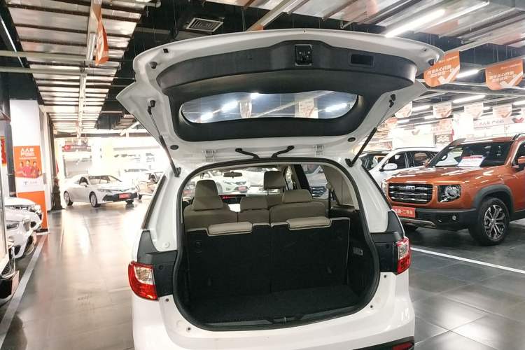 Used Mazda 5 2013 2.0L Automatic Comfort Edition Trunk