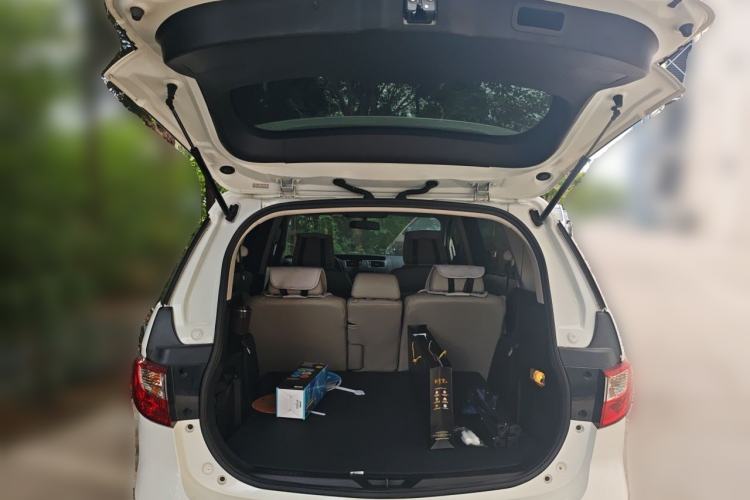 Used Mazda 5 2013 2.0L Automatic Luxury Edition Trunk