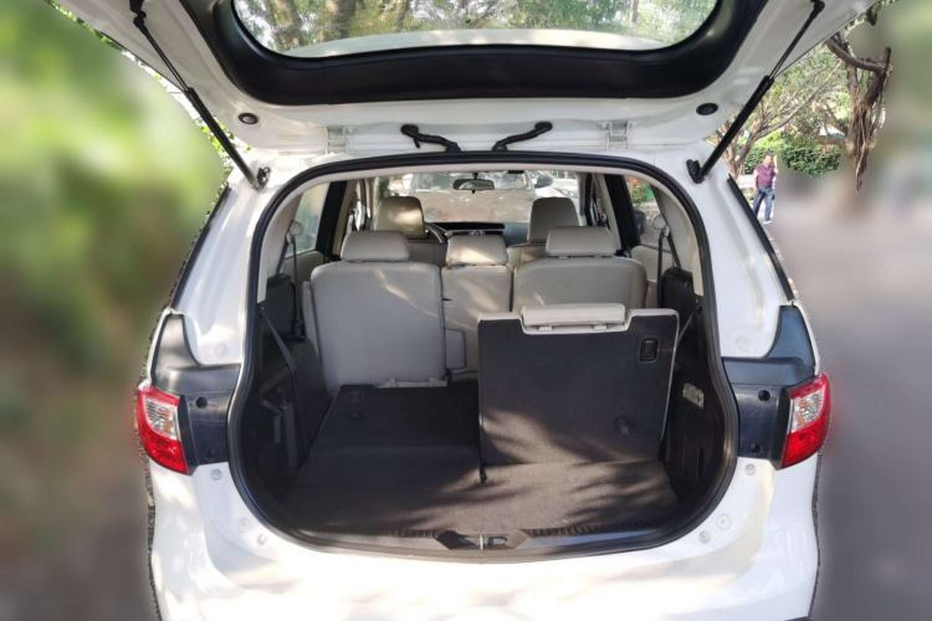 Used Mazda 5 2013 2.0L Automatic Luxury Edition Trunk