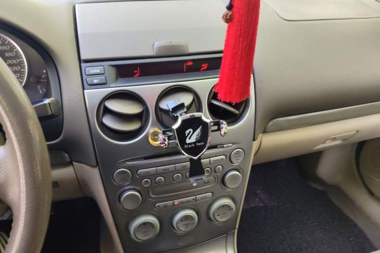 Used Mazda 6 2004 2.3L Automatic Luxury Version Audio And AC Panel