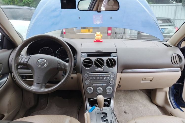 Used Mazda 6 2004 2.3L Automatic Luxury Version Center Console