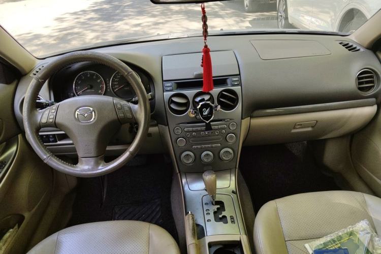 Used Mazda 6 2004 2.3L Automatic Luxury Version Center Console
