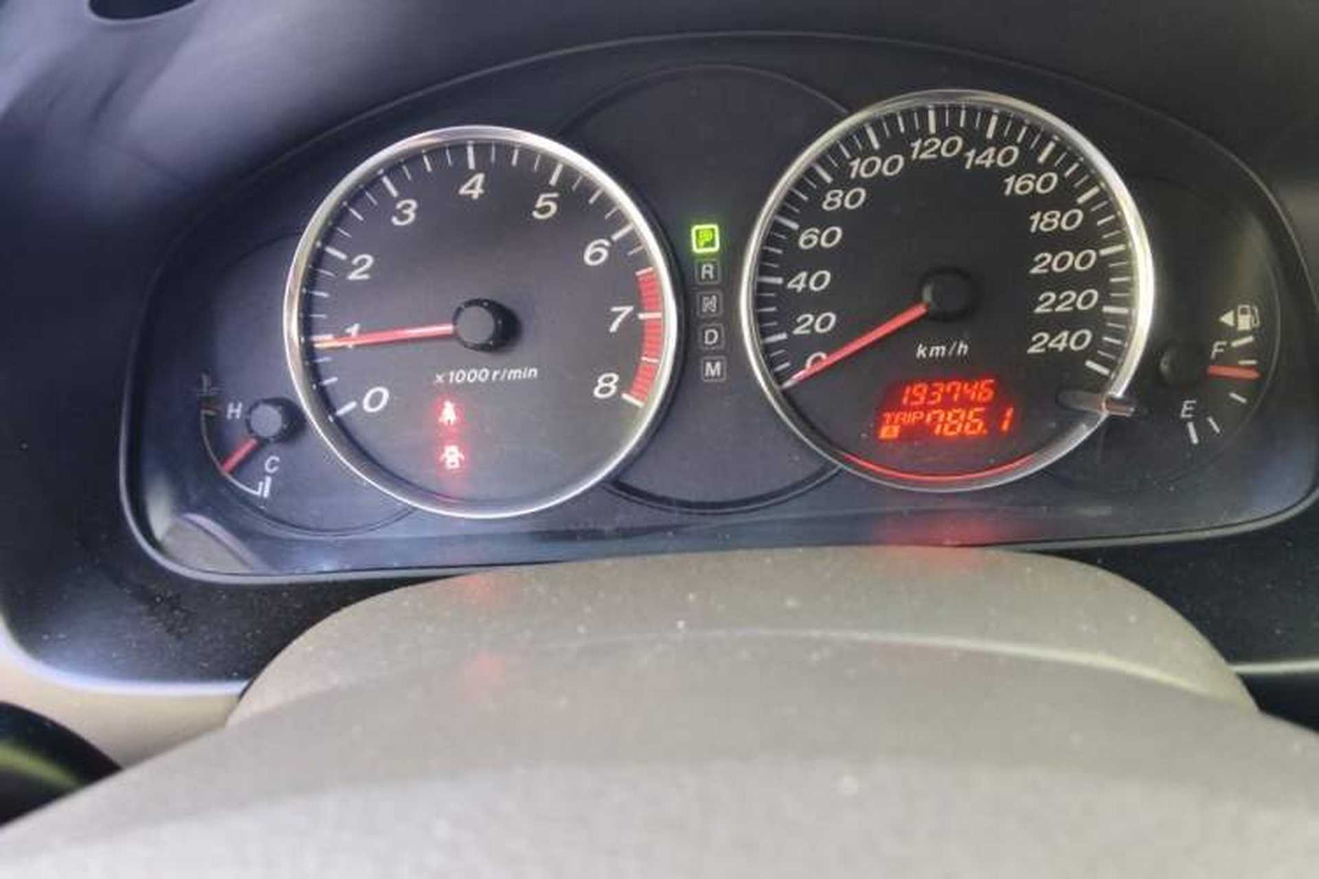 Used Mazda 6 2004 2.3L Automatic Luxury Version Odometer Close Up