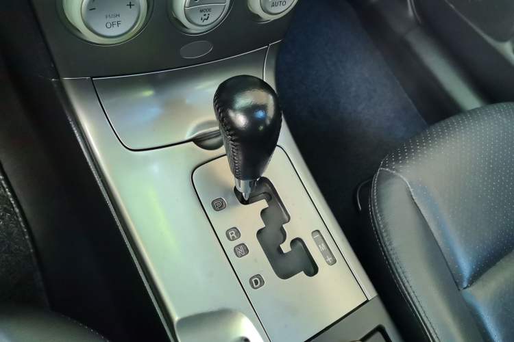Used Mazda 6 2004 2.3L Automatic Luxury Version Gear Lever