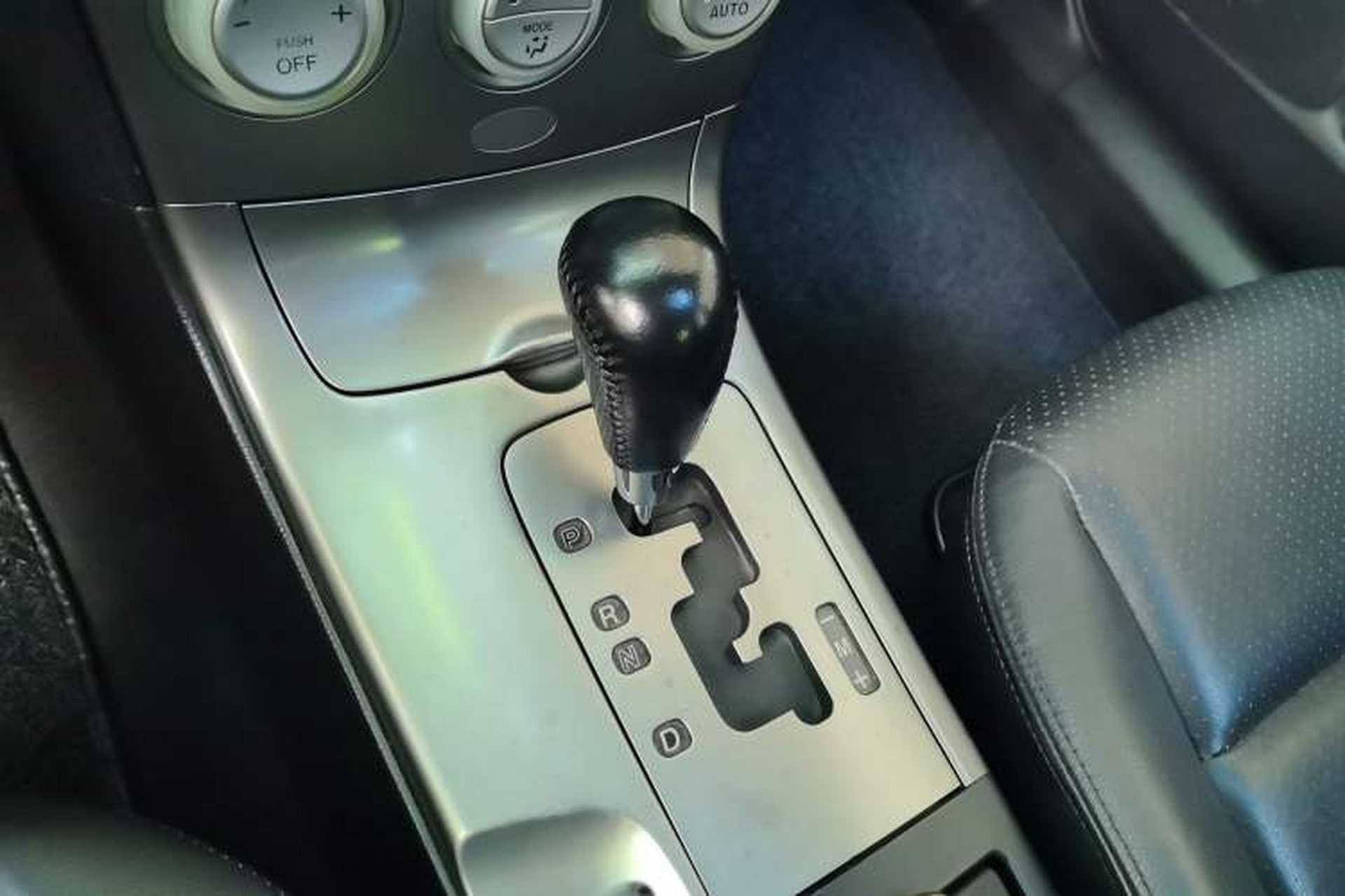 Used Mazda 6 2004 2.3L Automatic Luxury Version Gear Lever