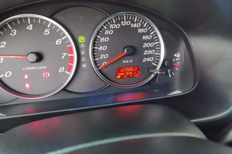 Used Mazda 6 2004 2.3L Automatic Luxury Version Odometer Close Up