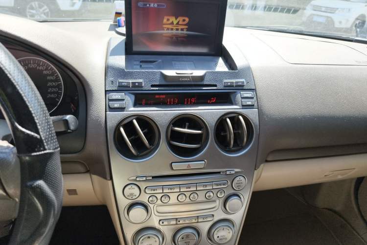 Used Mazda 6 2004 2.0L Automatic Luxury Version Audio And AC Panel