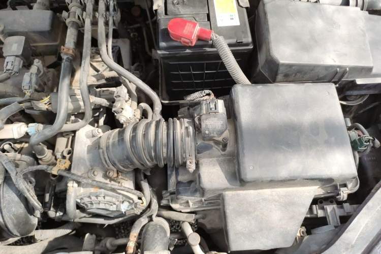 Used Mazda 6 2006 2.3L Automatic Luxury Version Engine Bay Left