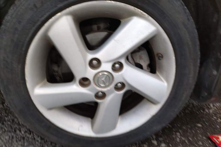 Used Mazda 6 2006 2.3L Automatic Luxury Version Right Front Wheel Hub
