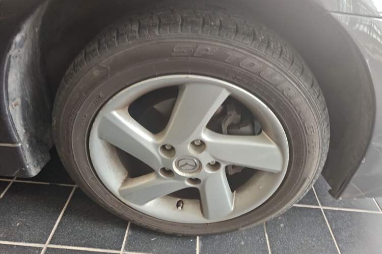 Used Mazda 6 2006 Wagon 2.3L Automatic Model Right Front Wheel Hub