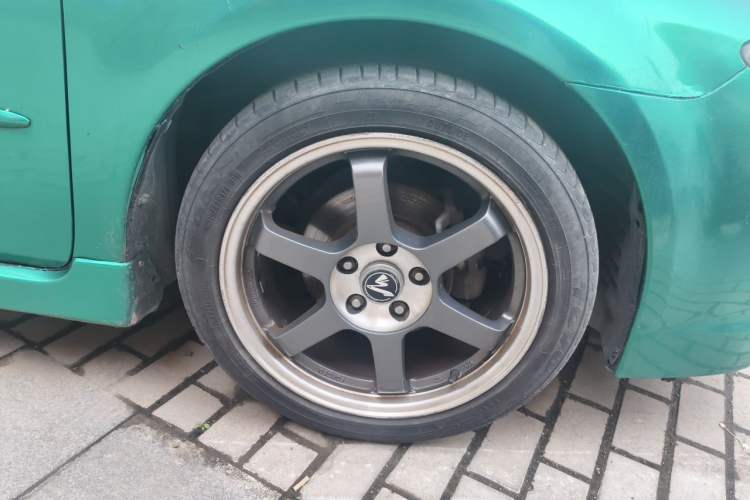 Used Mazda 6 2006 Wagon 2.3L Automatic Model Right Front Wheel Hub