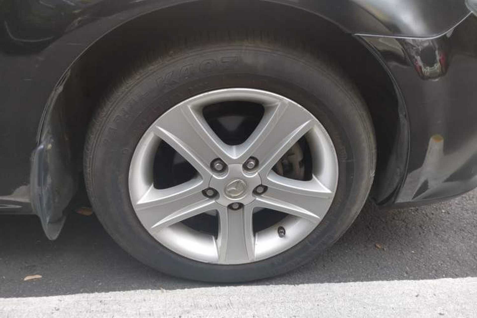 Used Mazda 6 2007 2.0L Automatic Luxury Version Right Front Wheel Hub