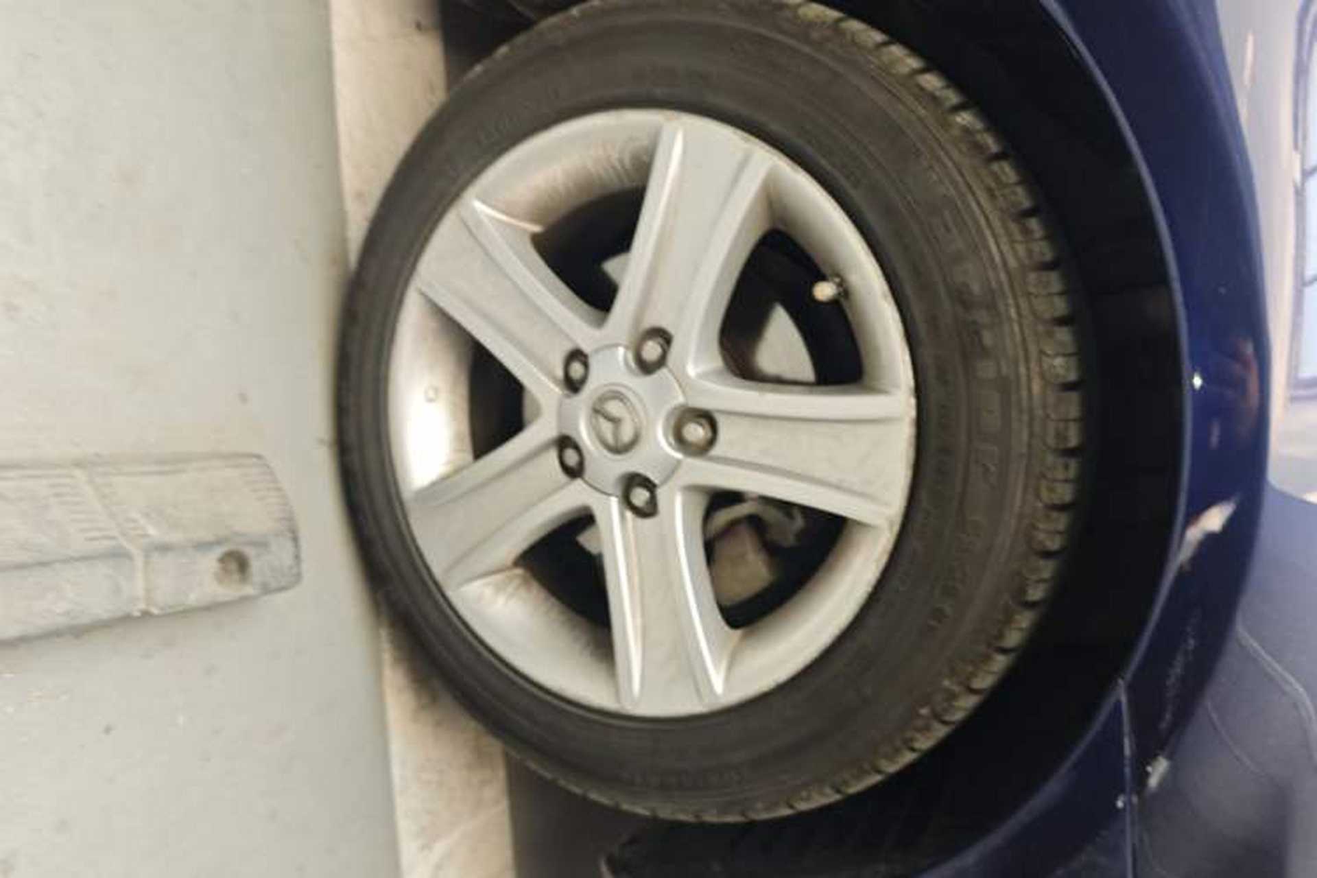 Used Mazda 6 2007 2.0L Automatic Luxury Version Right Front Wheel Hub