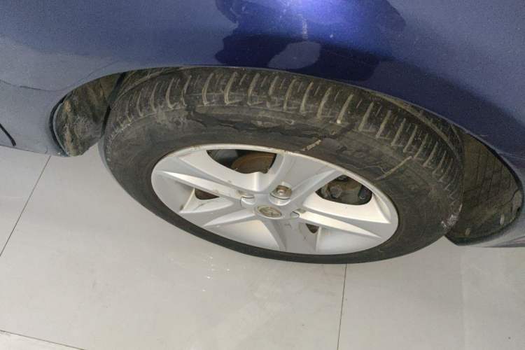 Used Mazda 6 2007 2.0L Automatic Luxury Version Right Front Wheel Hub