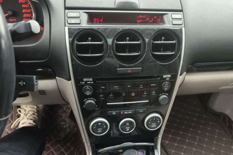 Used Mazda 6 2007 2.0L Automatic Ultra-Luxury Version Audio And AC Panel