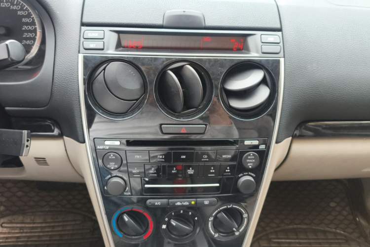 Used Mazda 6 2007 2.0L Automatic Luxury Version Audio And AC Panel