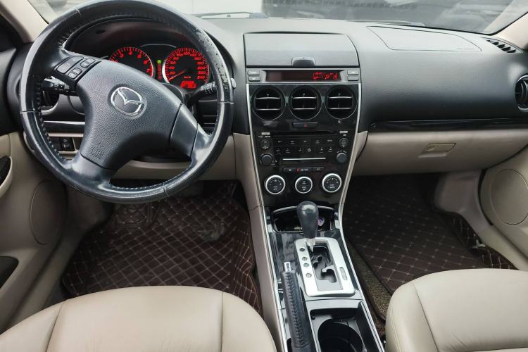 Used Mazda 6 2007 2.0L Automatic Ultra-Luxury Version Center Console