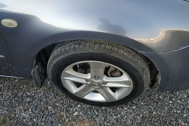 Used Mazda 6 2007 2.0L Automatic Luxury Version Right Front Wheel Hub