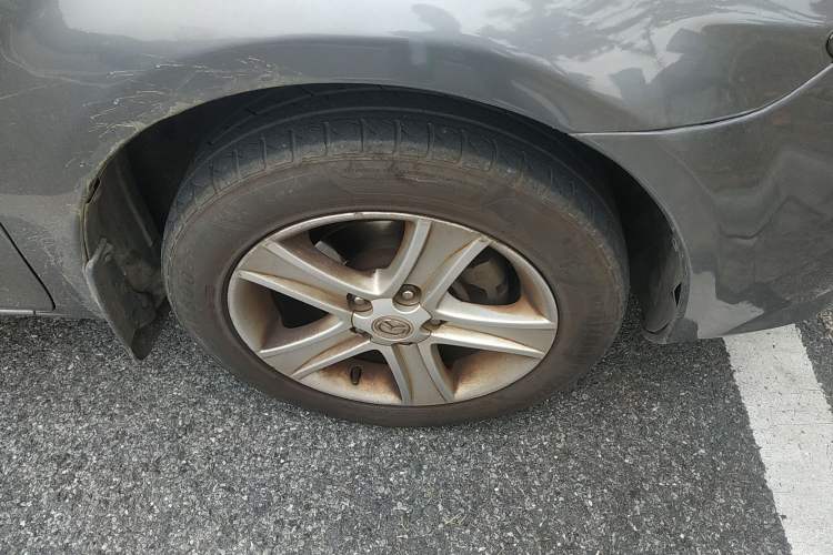 Used Mazda 6 2007 2.0L Automatic Luxury Version Right Front Wheel Hub