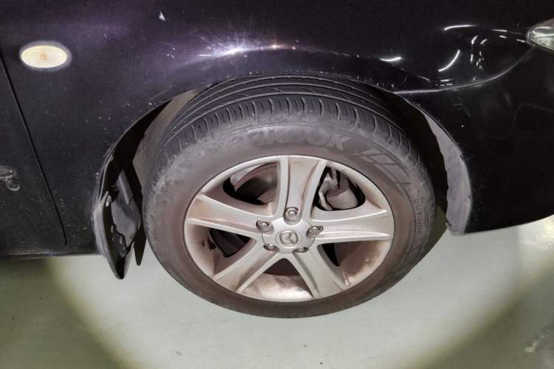 Used Mazda 6 2007 2.0L Automatic Luxury Version Right Front Wheel Hub