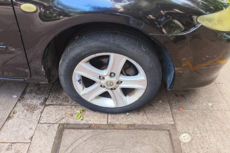 Used Mazda 6 2007 2.0L Automatic Luxury Version Right Front Wheel Hub