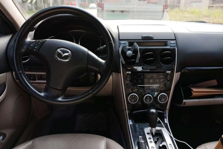 Used Mazda 6 2007 2.0L Automatic Ultra-Luxury Version Center Console