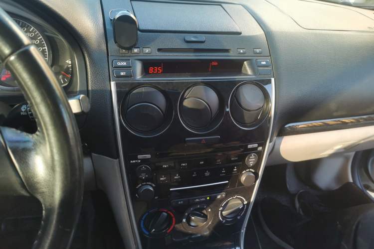 Used Mazda 6 2007 2.0L Automatic Luxury Version Audio And AC Panel