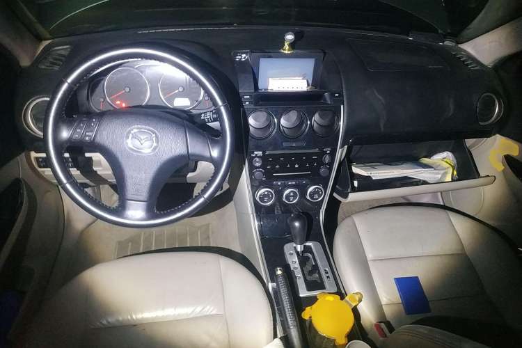 Used Mazda 6 2007 2.0L Automatic Ultra-Luxury Version Center Console